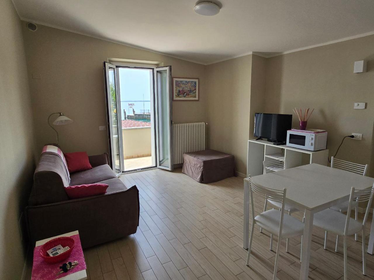 Graziosa Al Porto Villa Moniga del Garda Bagian luar foto
