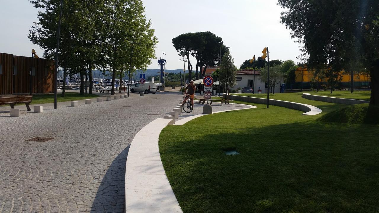Graziosa Al Porto Villa Moniga del Garda Bagian luar foto