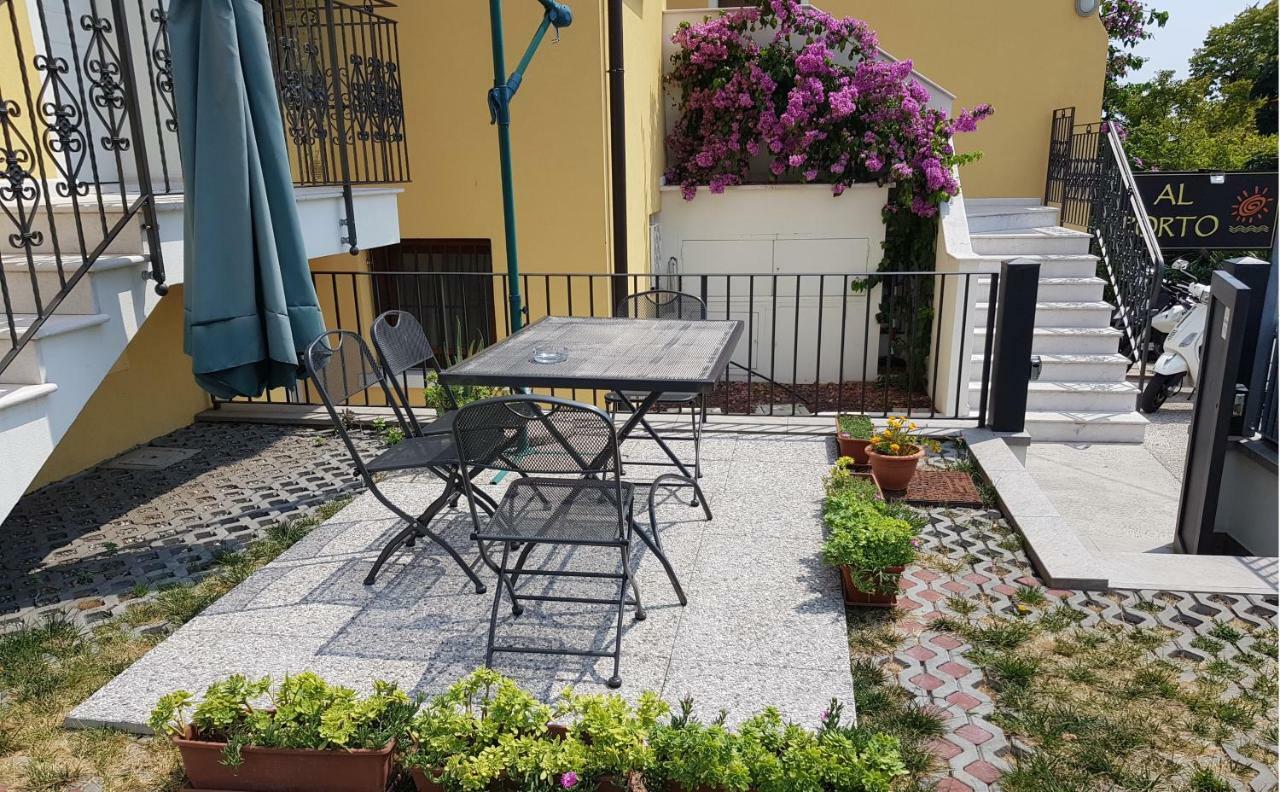 Graziosa Al Porto Villa Moniga del Garda Bagian luar foto